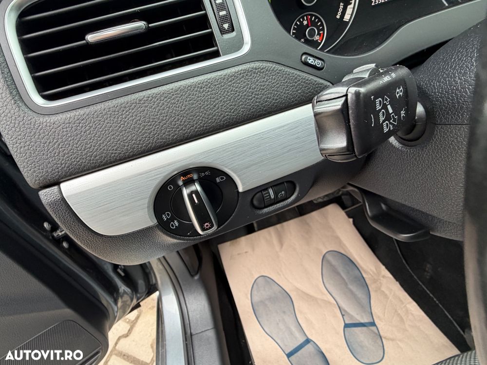 Volkswagen Jetta - 25