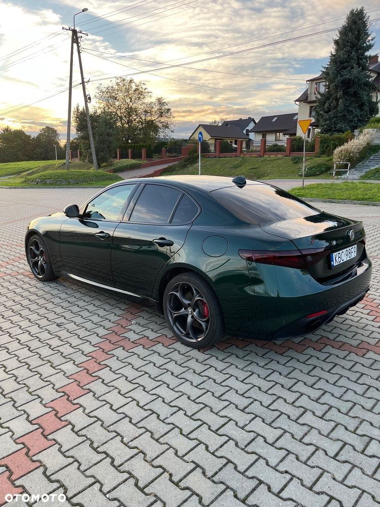 Alfa Romeo Giulia 2.0 Turbo 16V AT8-Q4 Veloce Ti - 1