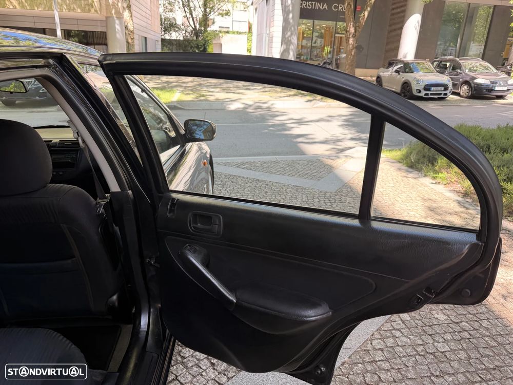 Honda Civic 1.6 LS - 20