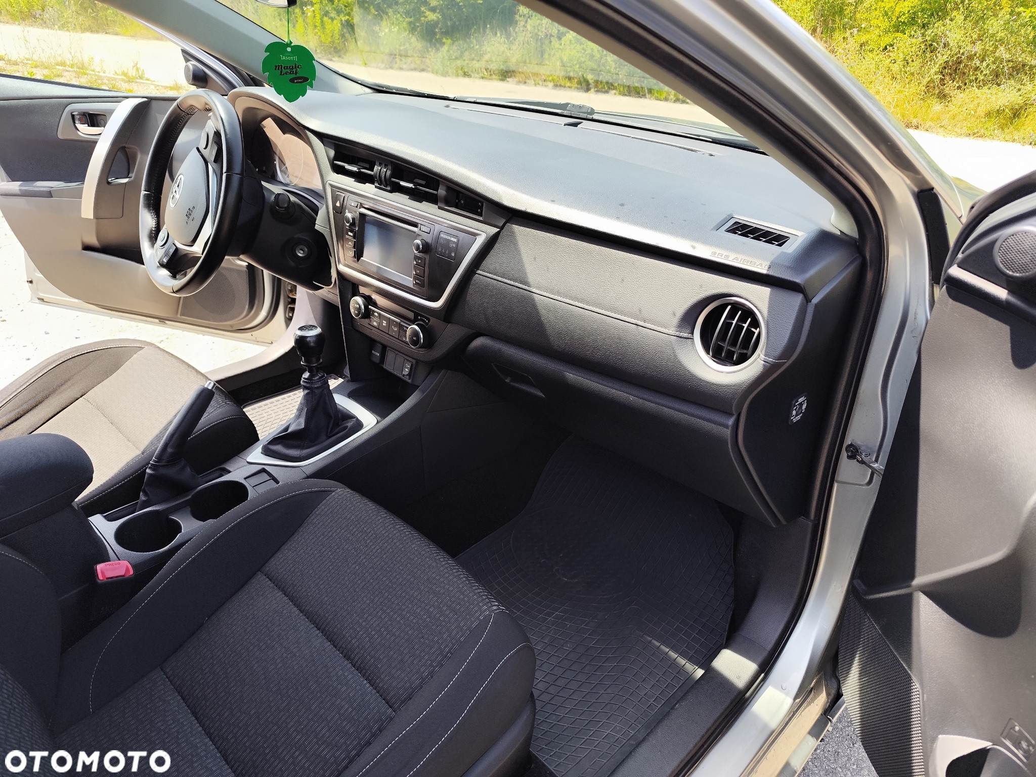 Toyota Auris 1.4 D-4D Premium - 8