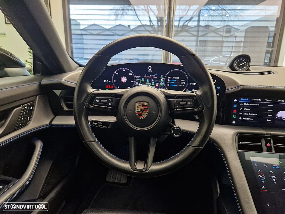 Porsche Taycan 4S - 17