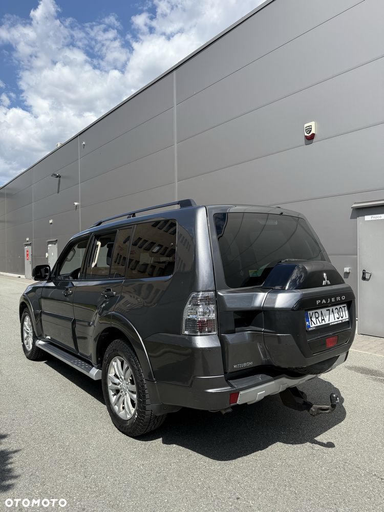 Mitsubishi Pajero - 4