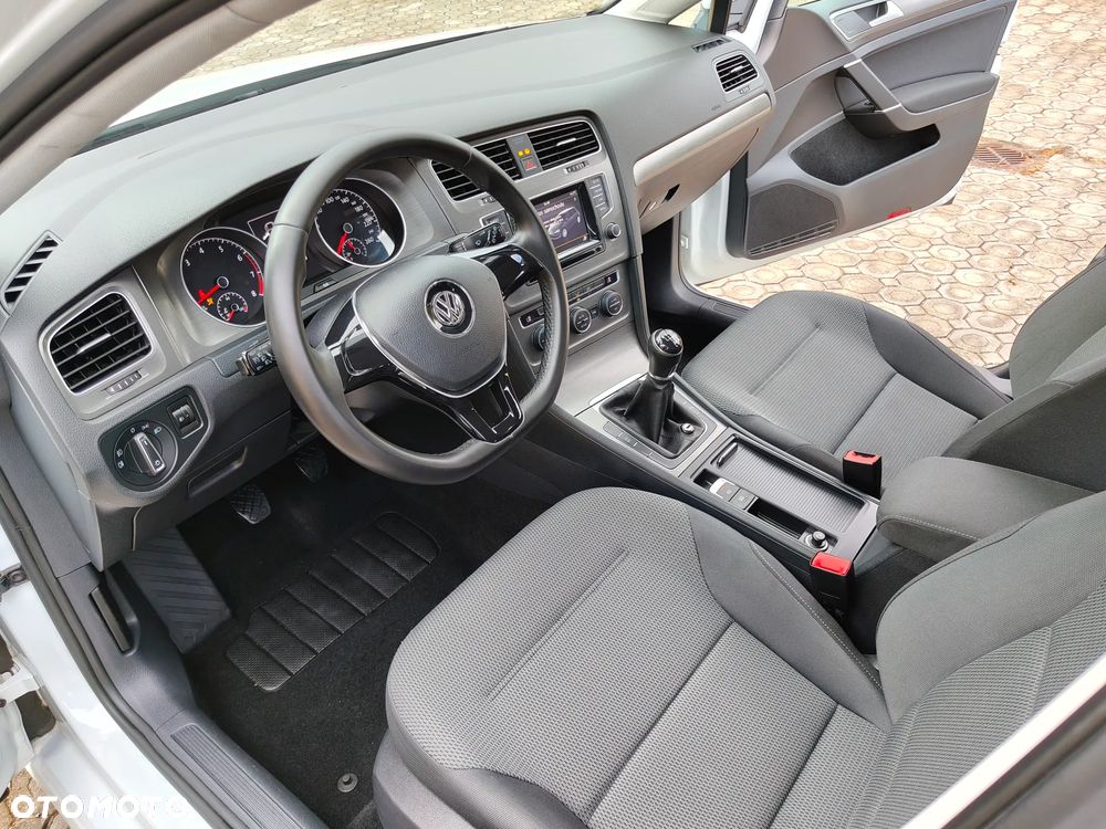 Volkswagen Golf - 19