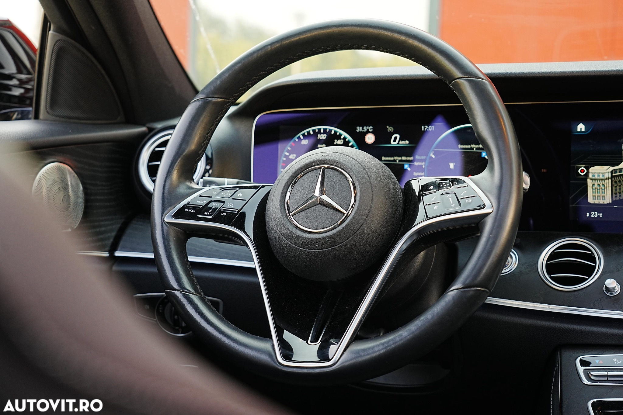 Mercedes-Benz E 200 4Matic T 9G-TRONIC AMG Line - 15
