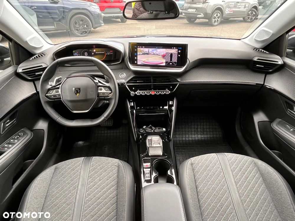 Peugeot 208 - 6
