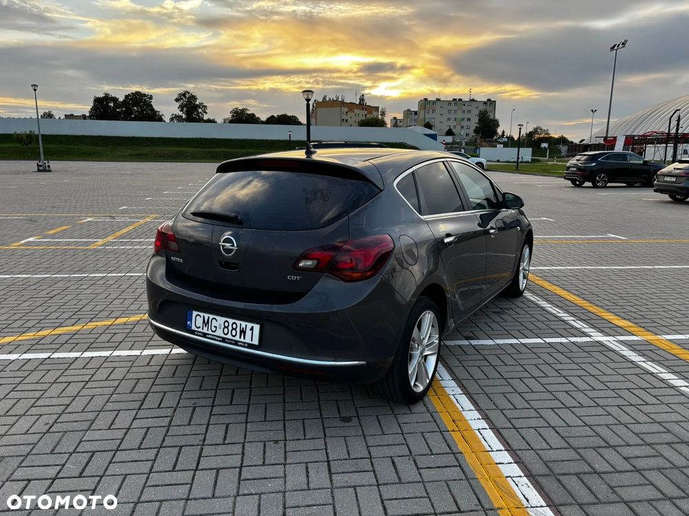 Opel Astra 1.7 CDTI Cosmo - 4