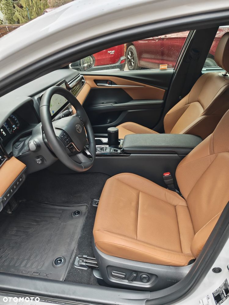 Toyota Camry 2.5 Hybrid Dynamic Force Executive e-CVT - 8