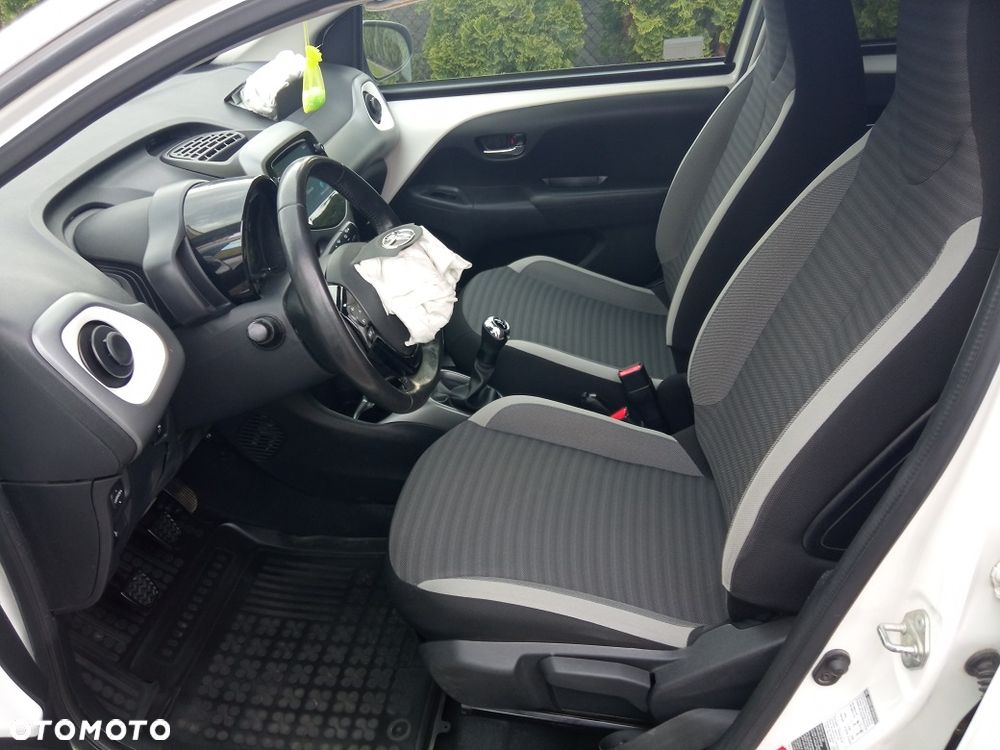 Toyota Aygo x-style - 12