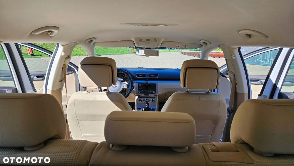 Volkswagen Passat - 19
