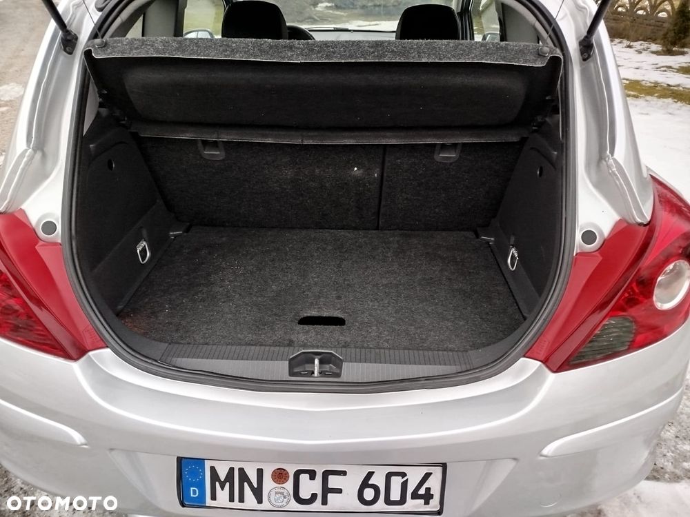 Opel Corsa 1.4 16V 150 Jahre - 32
