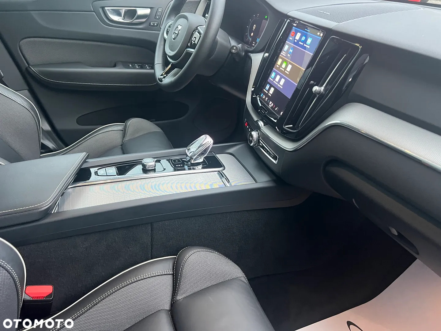 Volvo XC 60 B5 B AWD Plus Black Edition - 15