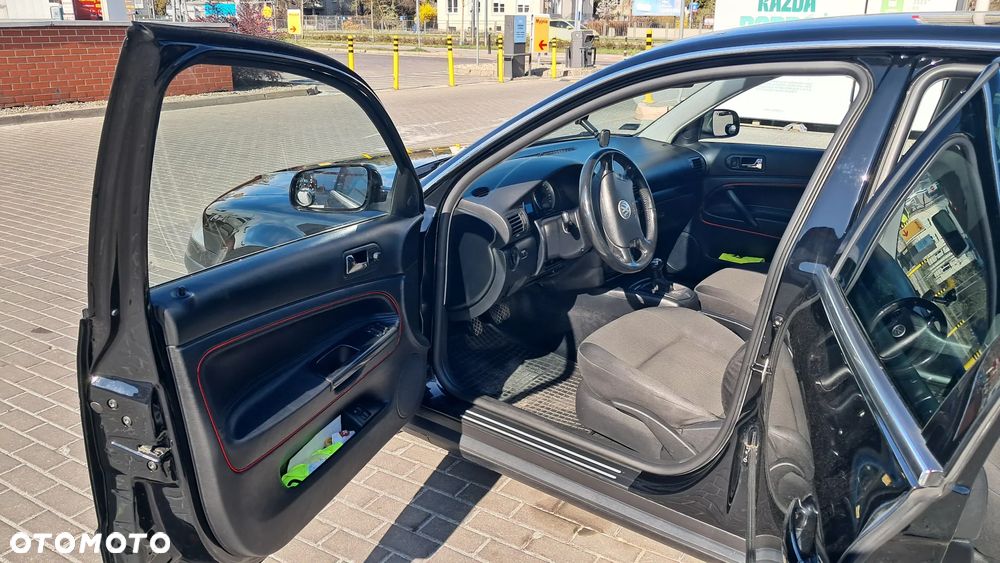 Volkswagen Passat - 13