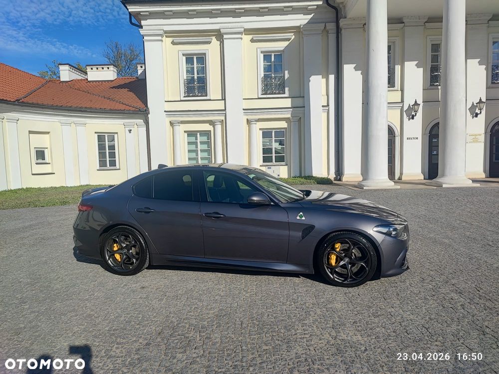 Alfa Romeo Giulia 2.9 V6 Bi-Turbo AT8 Quadrifoglio - 4