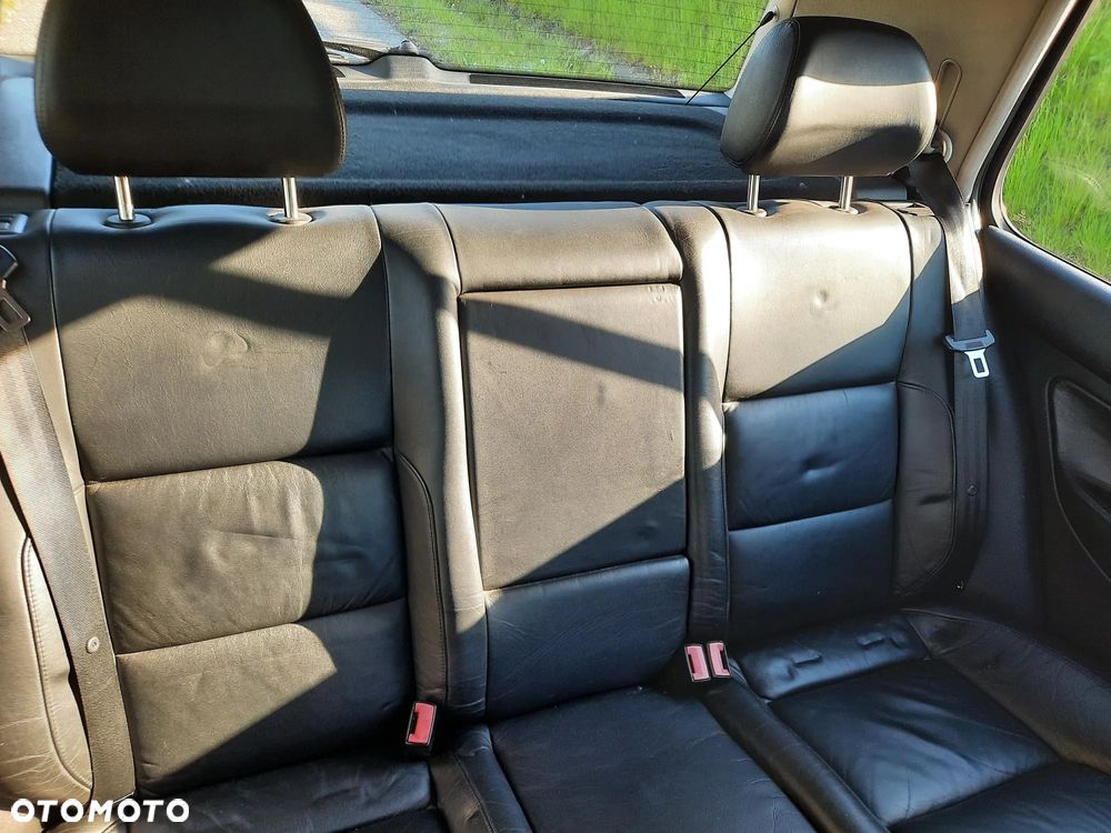 Volkswagen Golf 1.9 TDI Highline - 33