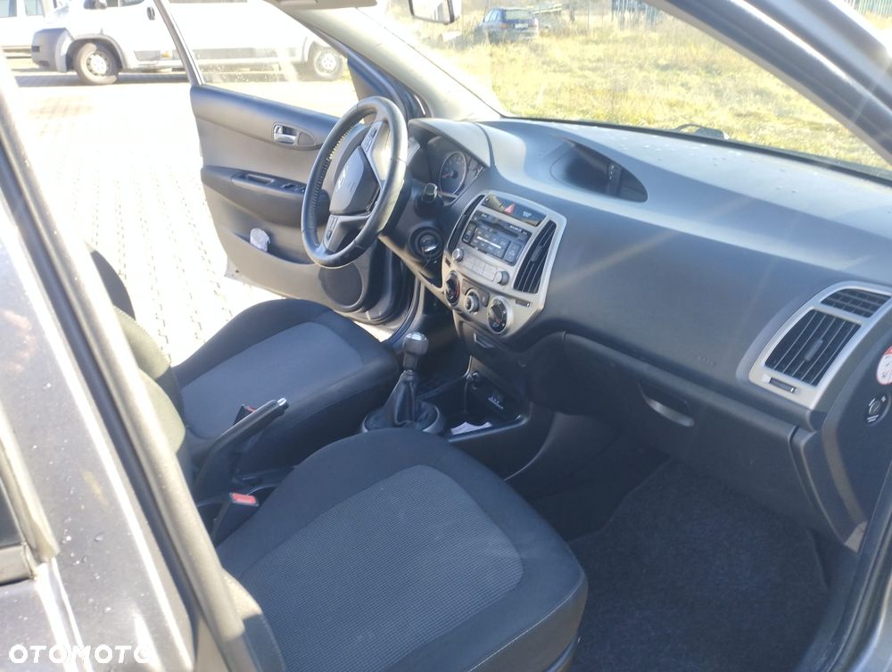 Hyundai i20 - 15