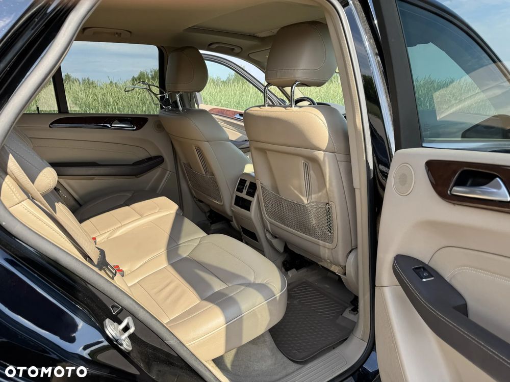 Mercedes-Benz ML - 15