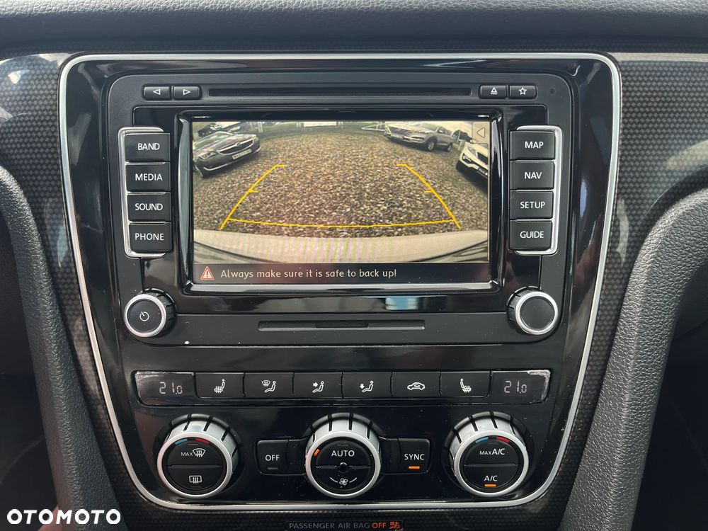 Volkswagen Passat - 23