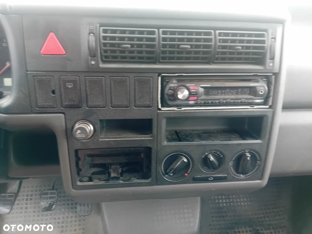 Volkswagen Transporter - 18