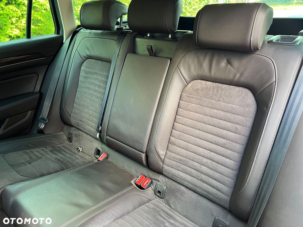 Volkswagen Passat - 13