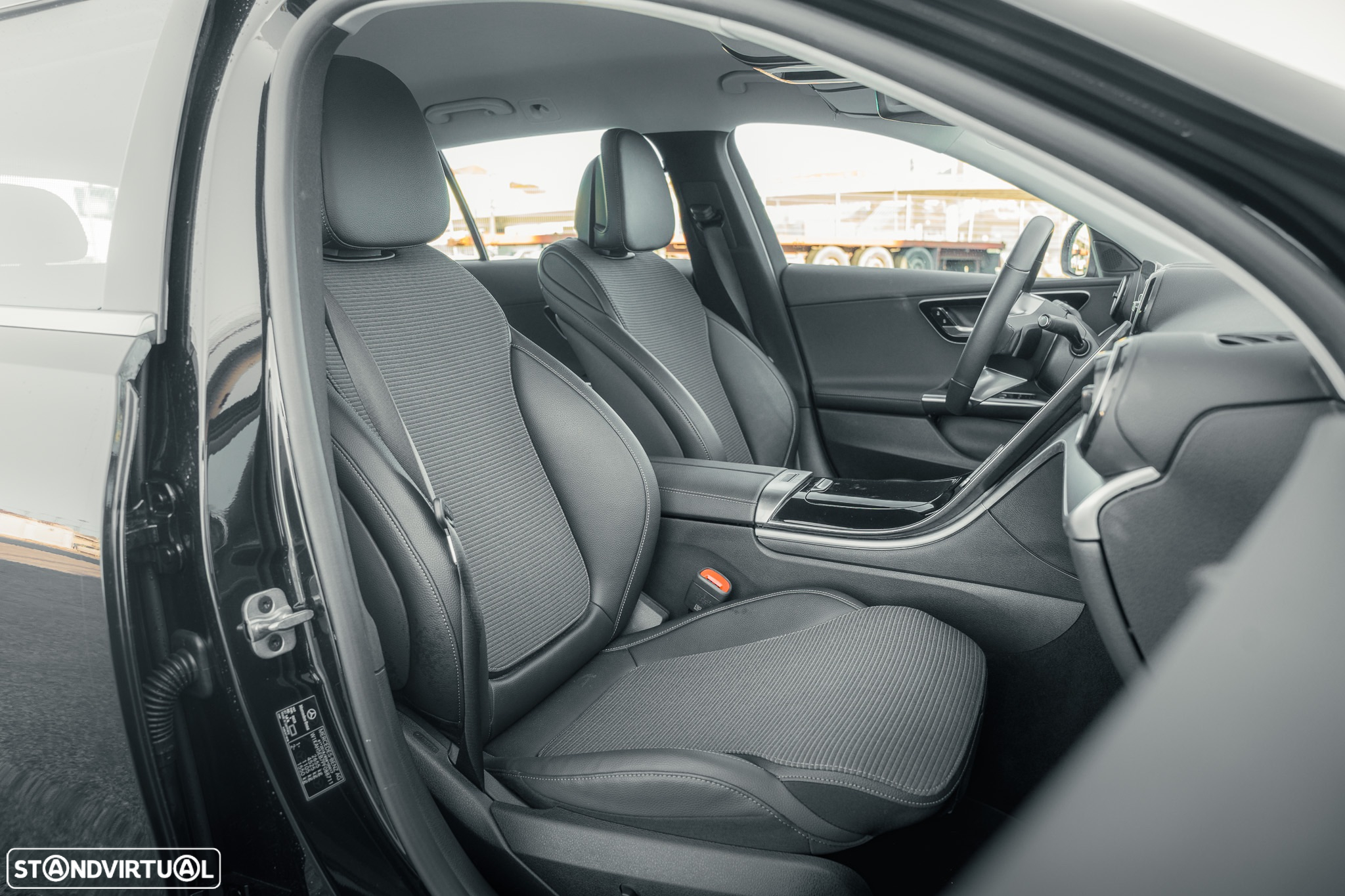 Mercedes-Benz C 300 e - 16