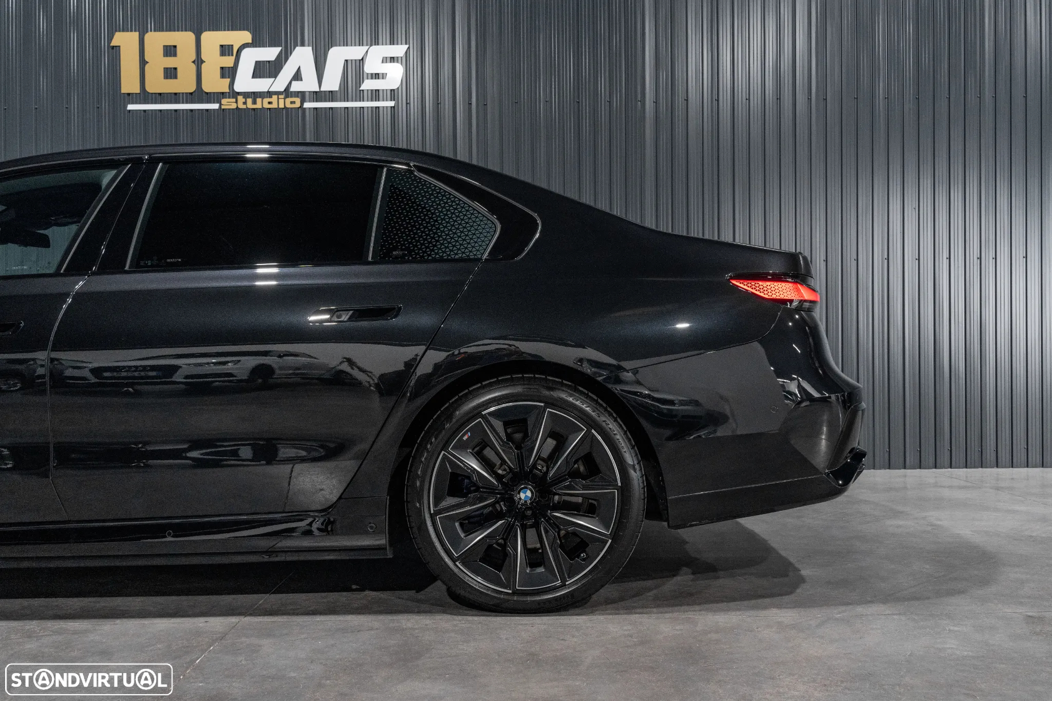 BMW 750 750e xDrive Pack Desportivo M - 39