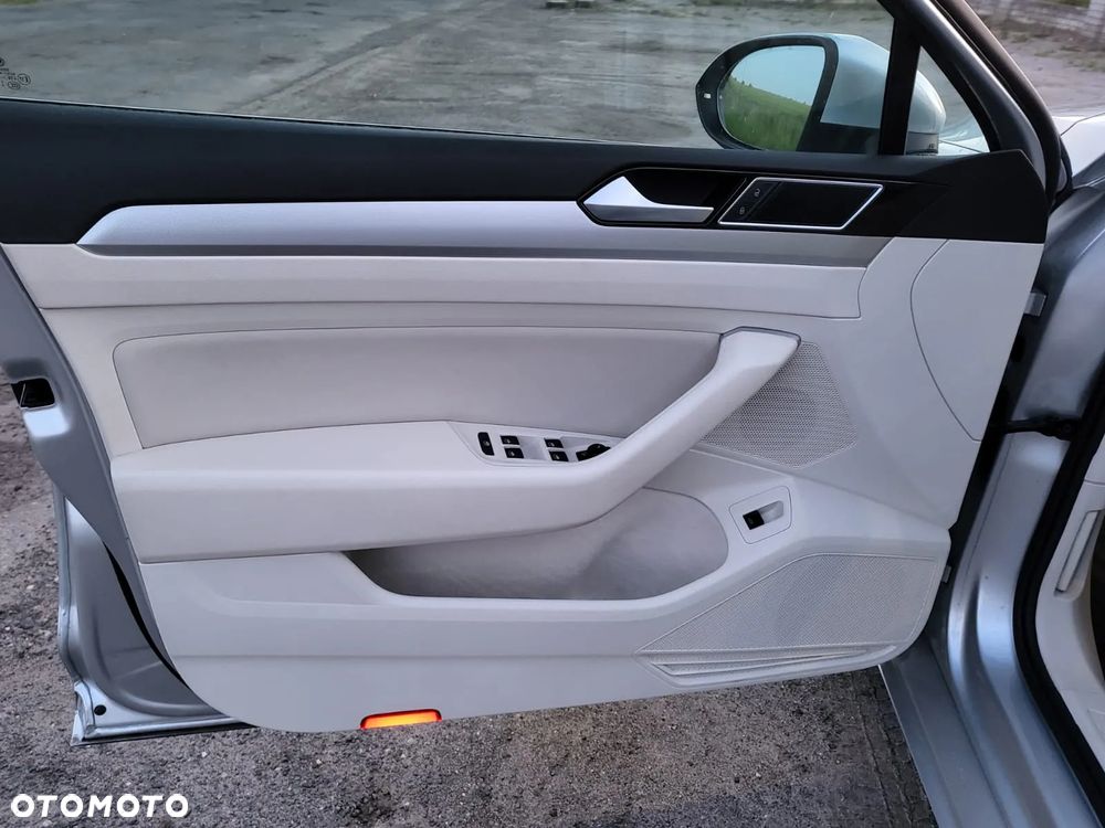 Volkswagen Passat 2.0 TDI SCR Comfortline - 7