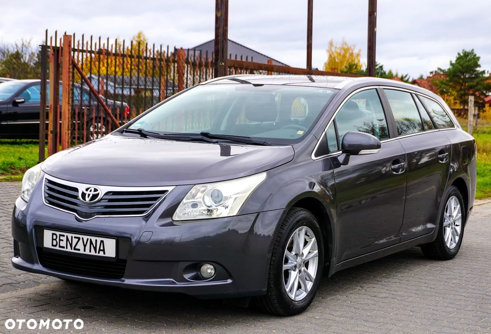 Toyota Avensis 1.8 Comfort - 16