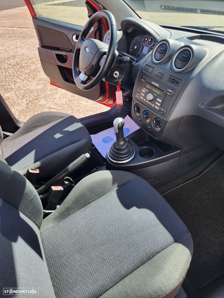 Ford Fiesta 1.4 Ghia Durashift EST - 18