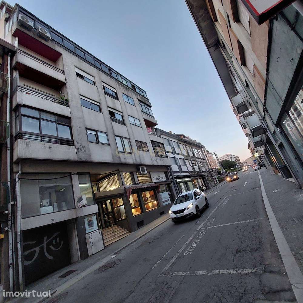 Trespasse de Loja de Ourivesaria – Centro Comercial Areosa - Grande imagem: 3/9