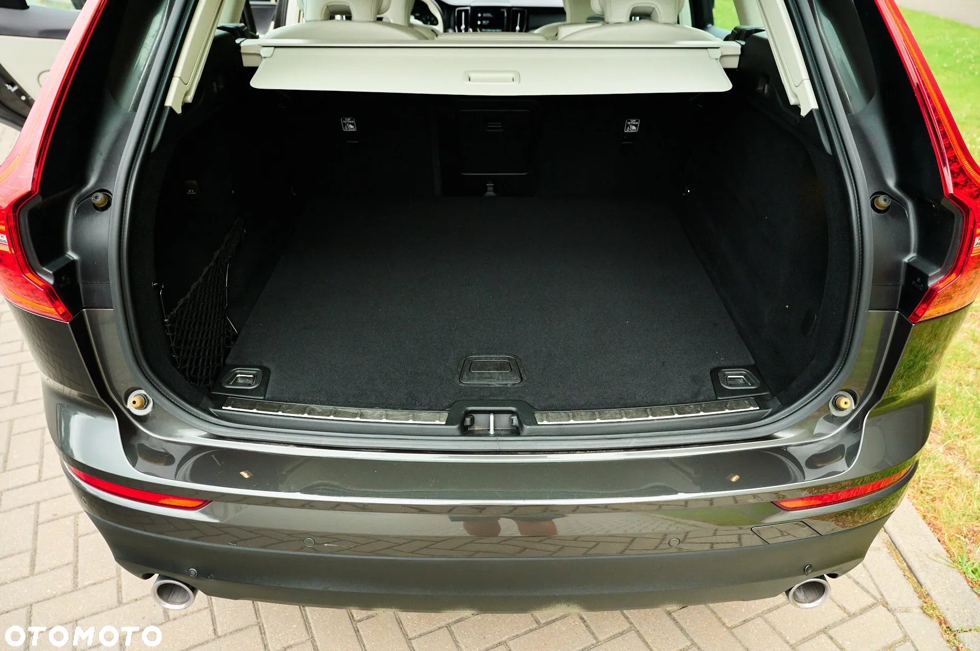 Volvo XC 60 T4 Momentum Pro - 22