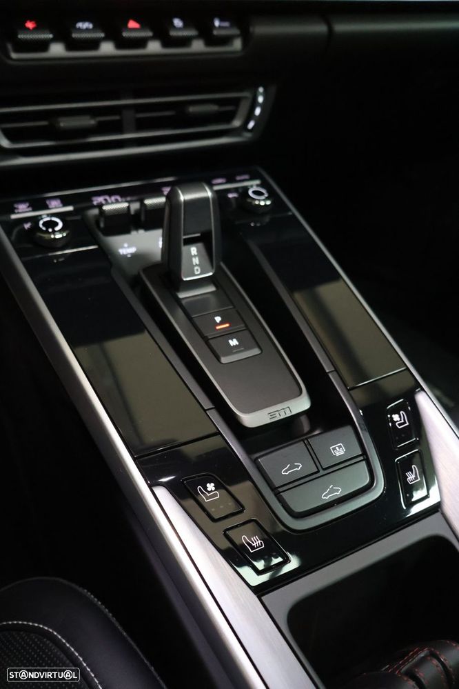 Porsche 911 (992) Turbo S PDK - 37