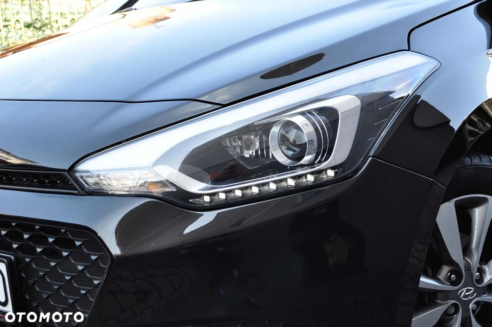 Hyundai i20 blue 1.2 Select - 10