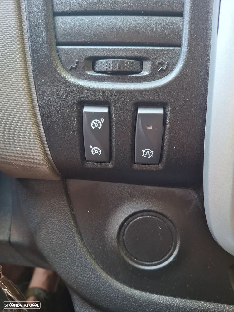 Renault Trafic - 15