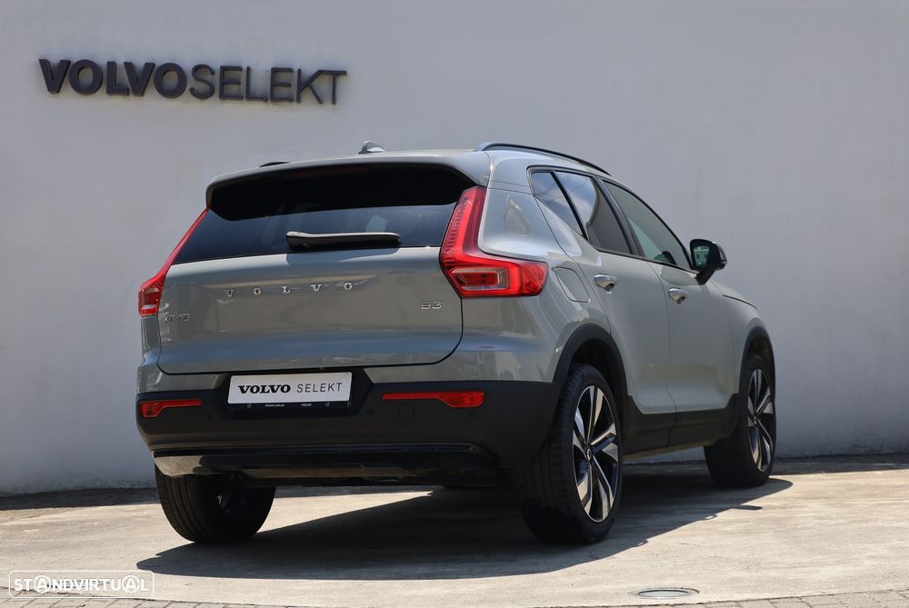 Volvo XC 40 2.0 B3 Plus Dark - 36