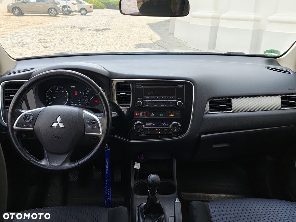 Mitsubishi Outlander - 7