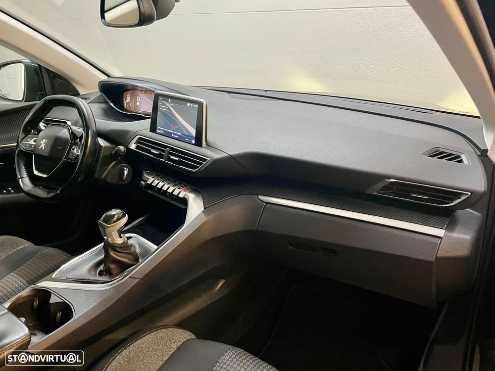 Peugeot 5008 BlueHDI 130 Allure - 29