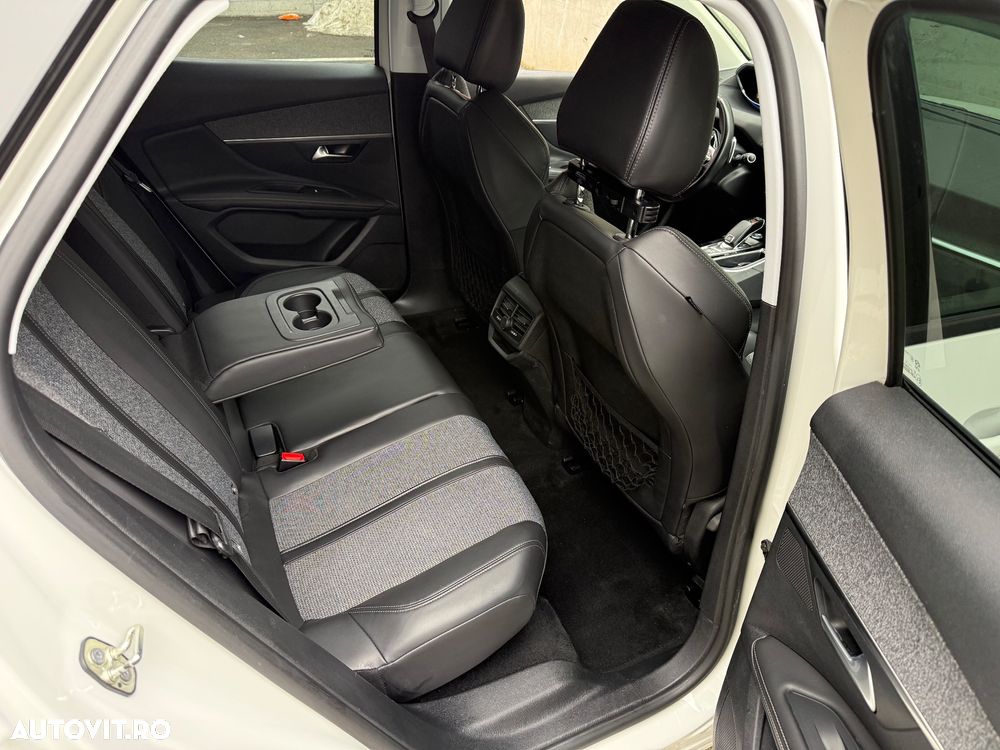 Peugeot 3008 PureTech 130 Stop & Start GPF EAT8 Allure - 33