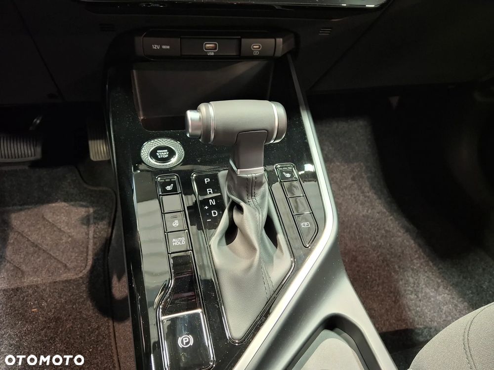 Kia Niro 1.6 GDI Hybrid M - 16