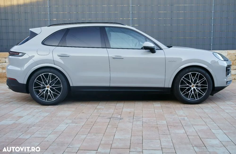 Porsche Cayenne E-Hybrid - 3