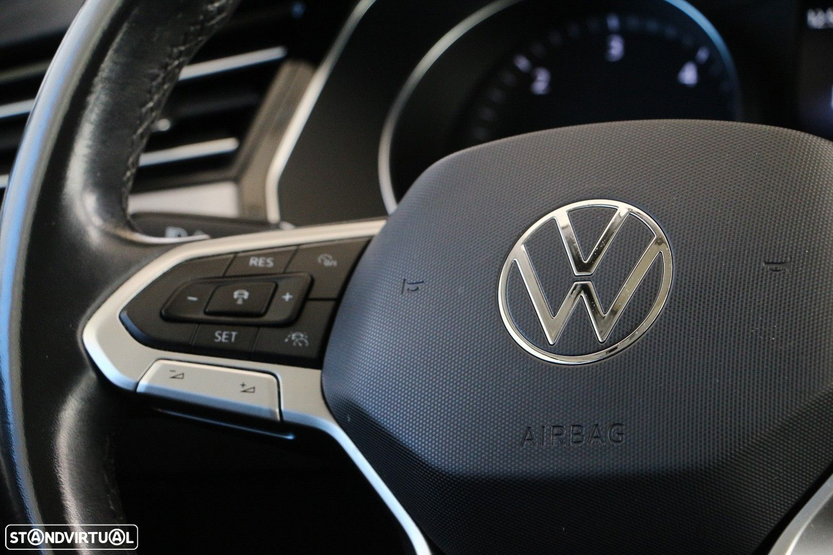 VW Passat Variant 2.0 TDi Elegance DSG - 17