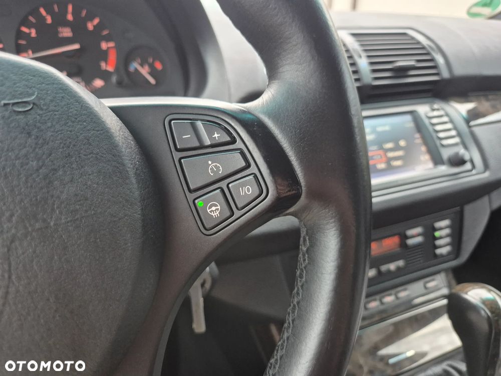 BMW X5 4.4i - 30