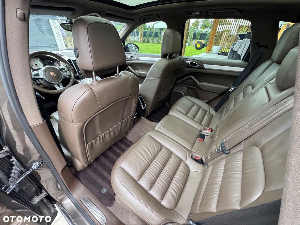 Porsche Cayenne - 12
