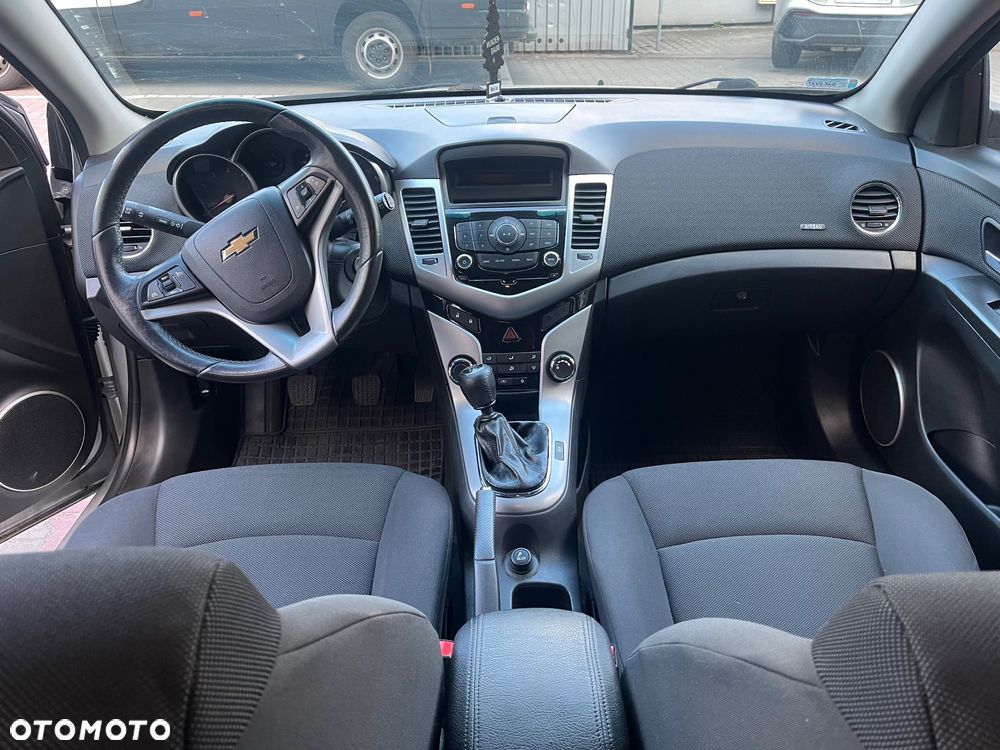 Chevrolet Cruze 1.6 LS - 4