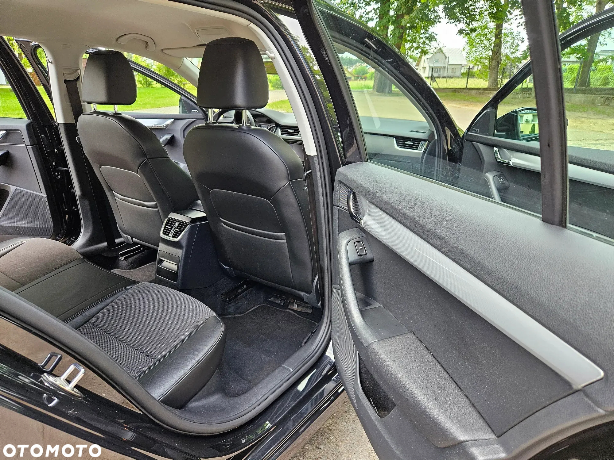 Skoda Octavia Combi 1.6 TDI (Green tec) DSG Style - 33