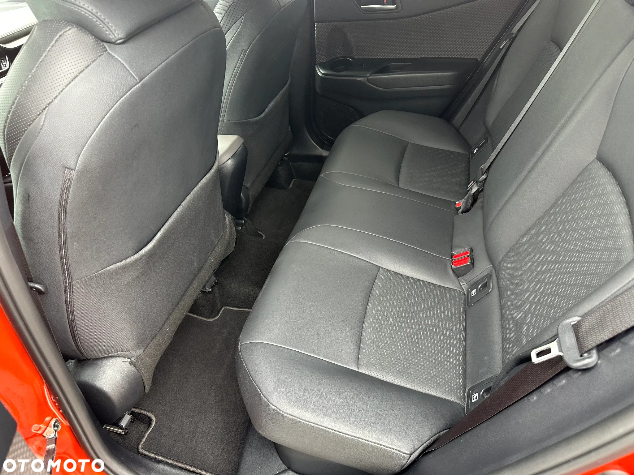 Toyota C-HR 2.0 Hybrid Premiere Edition - 8