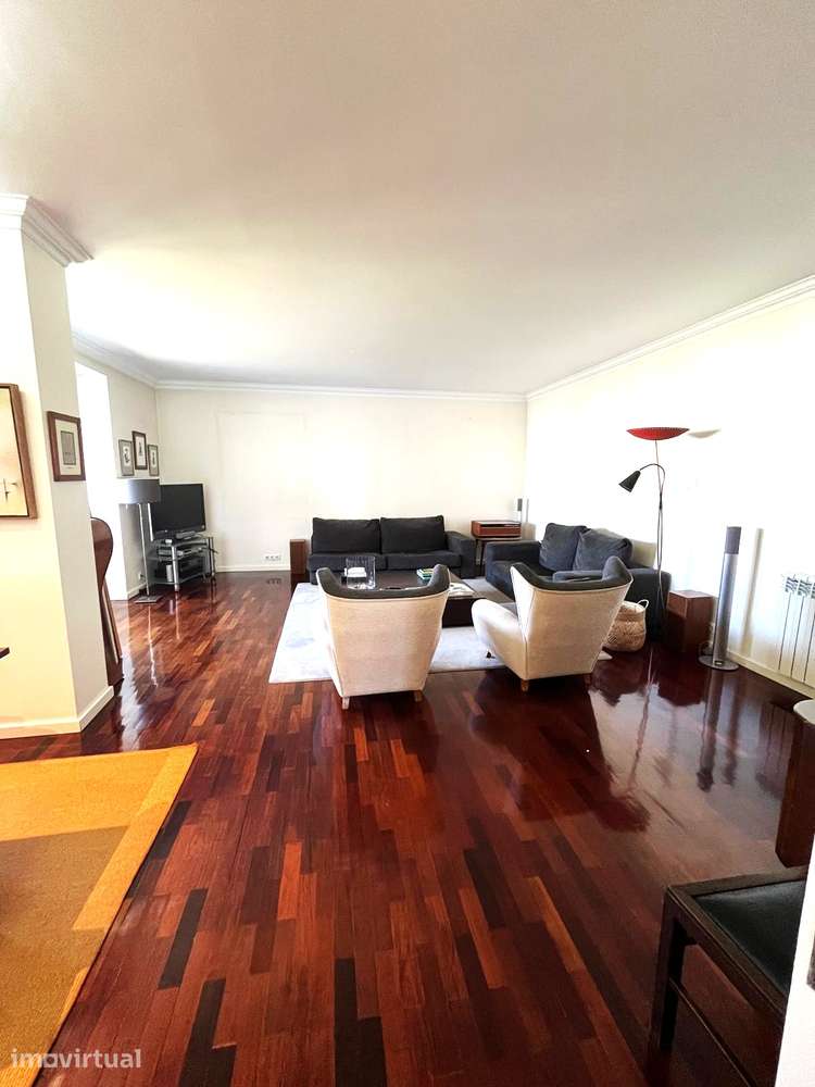 T5, transformado em T3, com 193 m² de área e vistas desafogadas - Grande imagem: 5/49