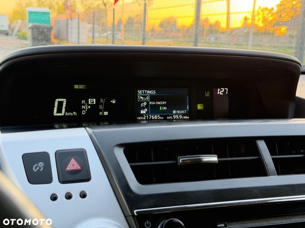 Toyota Prius+ (Hybrid) Executive - 28