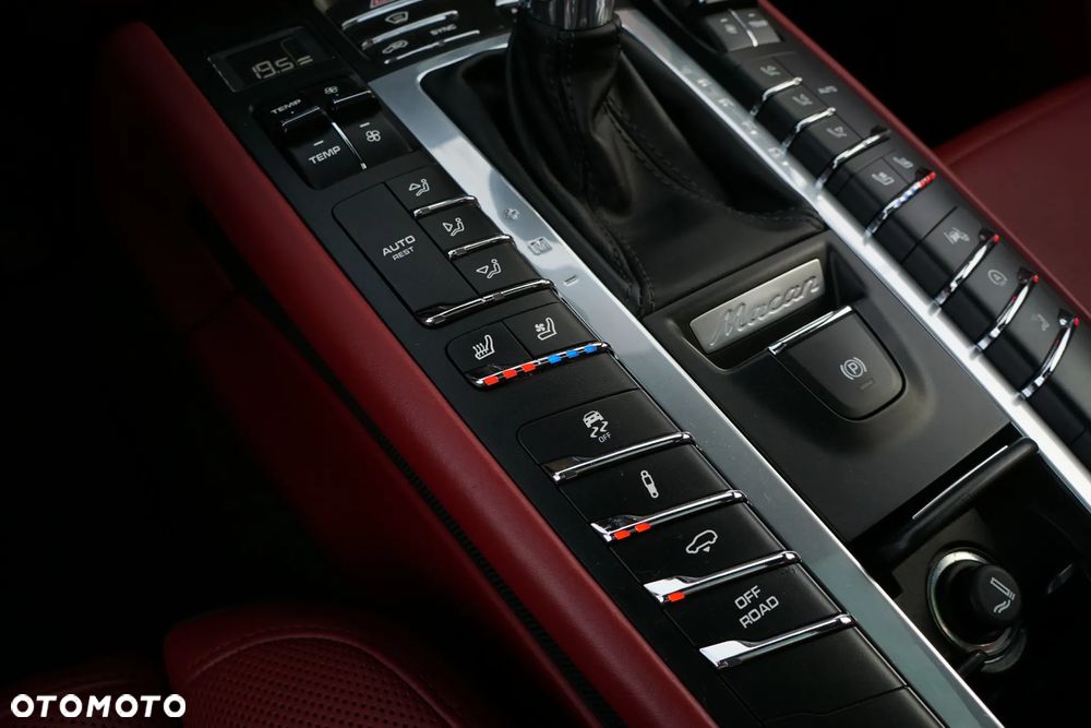Porsche Macan - 23