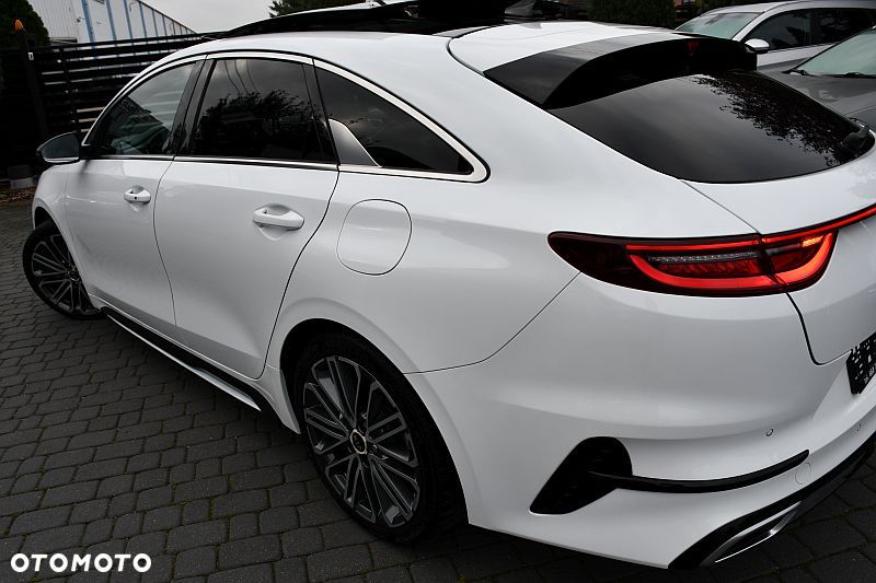 Kia ProCeed 1.4 T-GDI DCT7 OPF GT LINE - 32