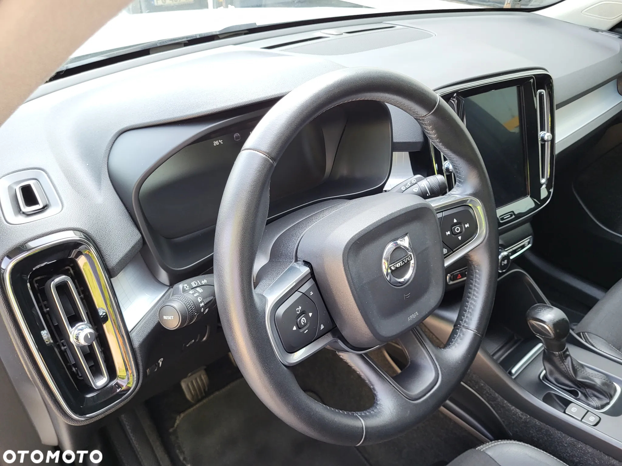 Volvo XC 40 T3 Momentum - 18